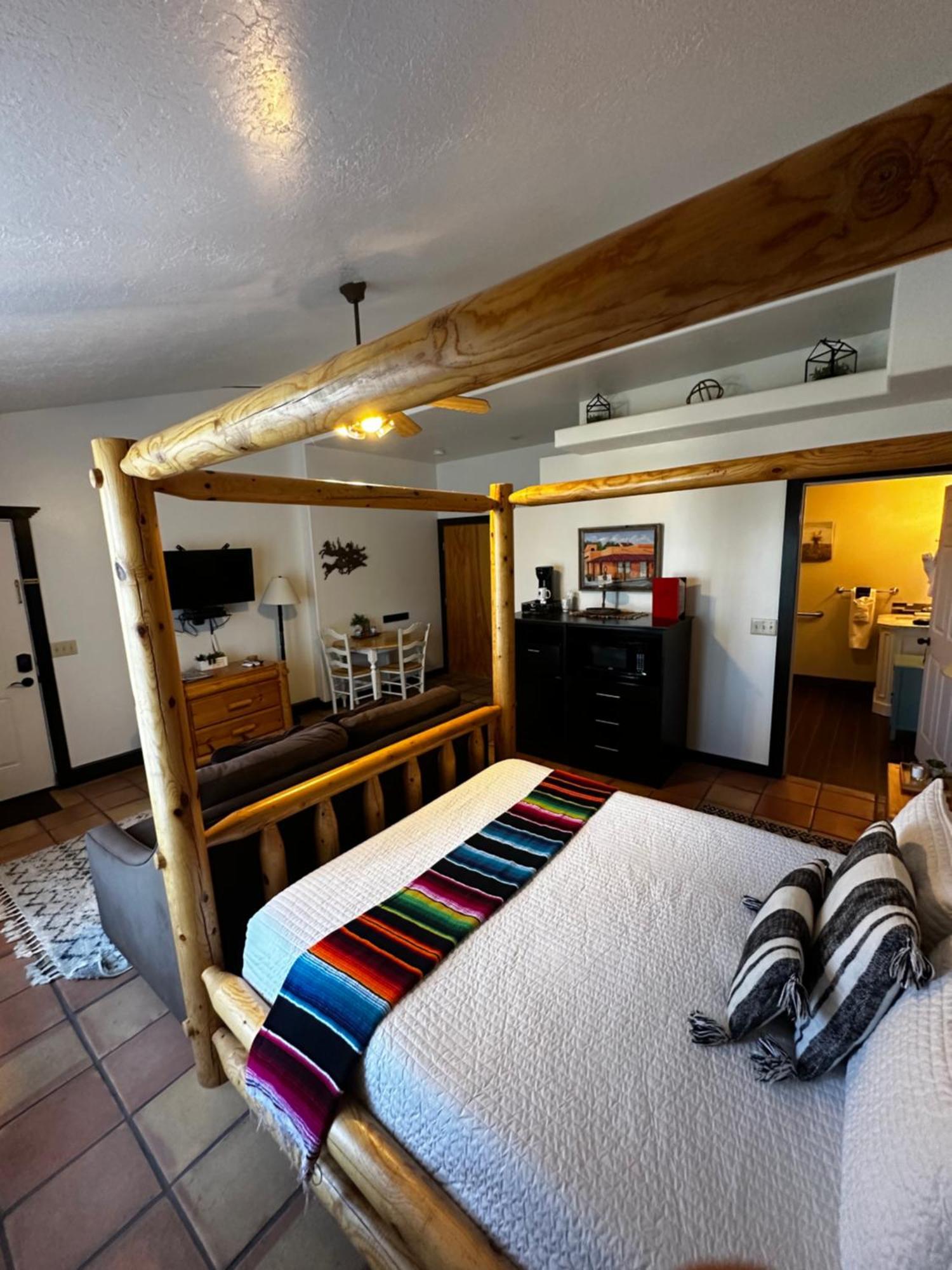 Adobe Rose Boutique Inn Артезія Екстер'єр фото